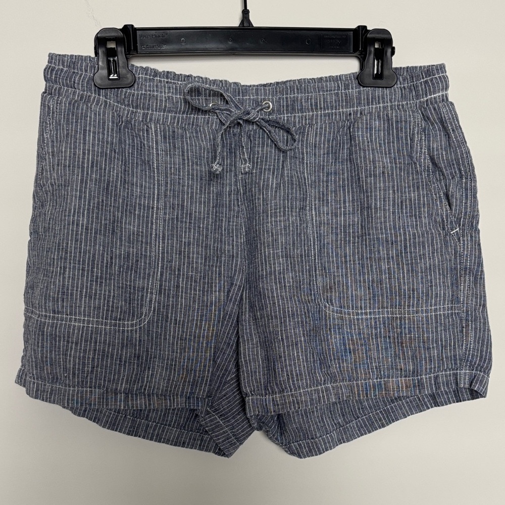 Amazon Essentials Woman’s Navy Striped Shorts
